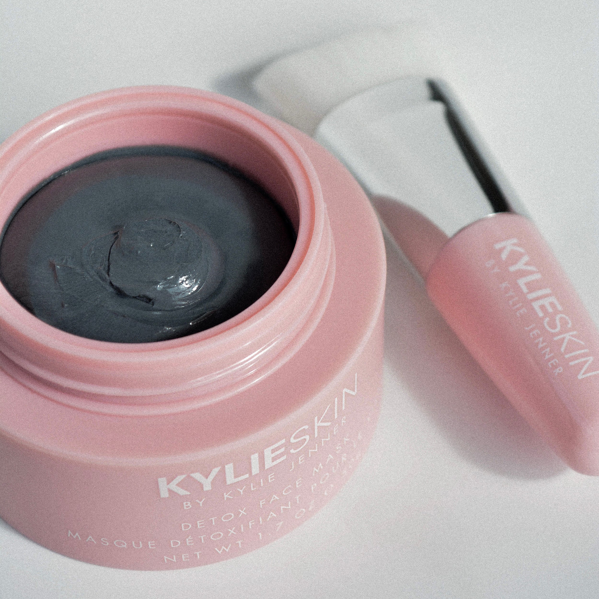 Alternative view of Face Mask Brush